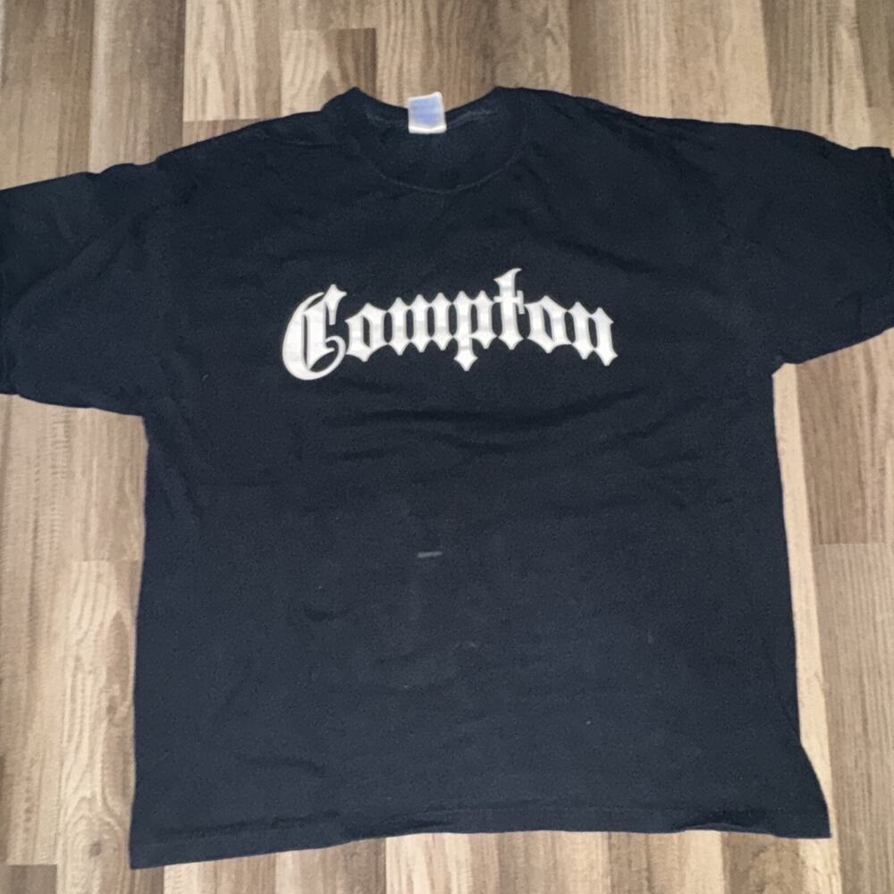Vintage Compton Spell Out T-Shirt Black XL 23x27 Old English